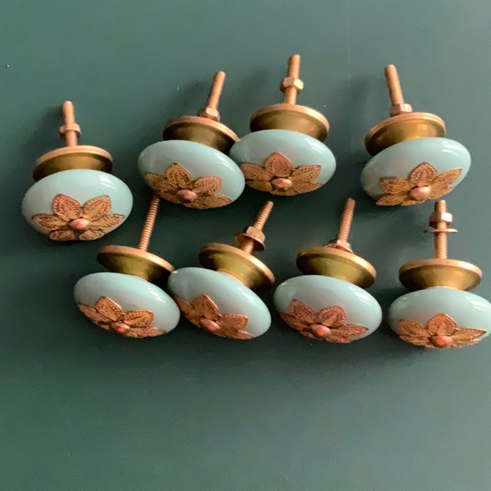 8 Vtg Porcelain Ceramic Victorian Style Drawer Flower Pull Knob Handles Lot - Picture 3 of 4